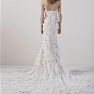 Eithel By Pronovias